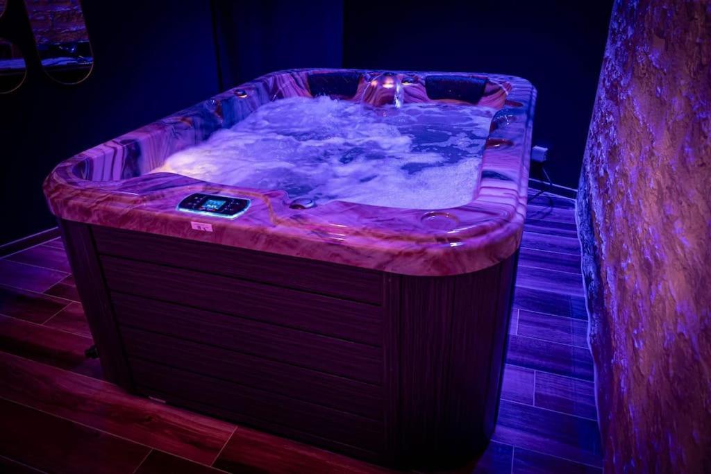 Love Room Spa Privatif Villefranche-sur-Saône Exterior photo